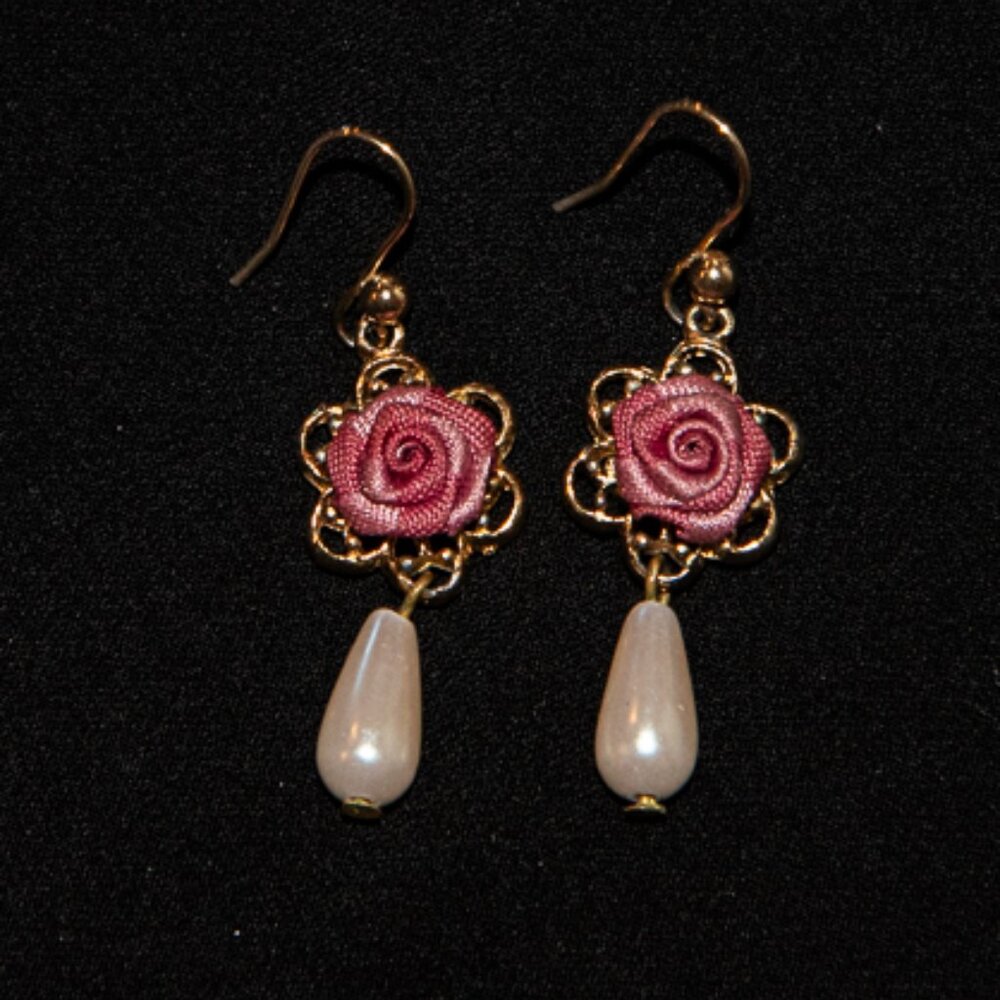 Rose and Faux Pearl drop earrings on goldtone